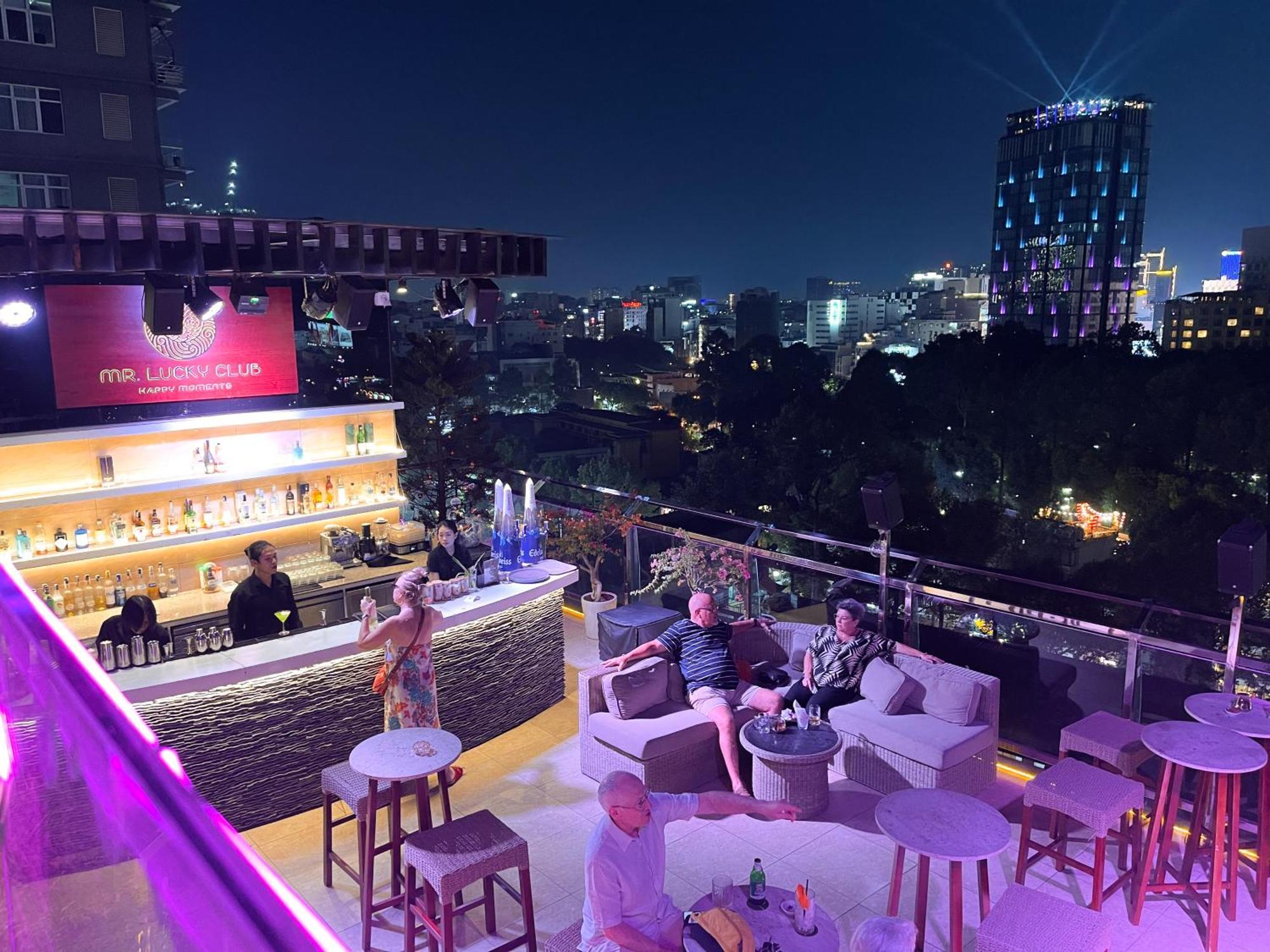 Happy Life Grand Hotel & Rooftop Skybar Ho Si Minh-város Kültér fotó